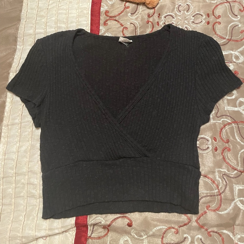 Cotton On crop top in black size small